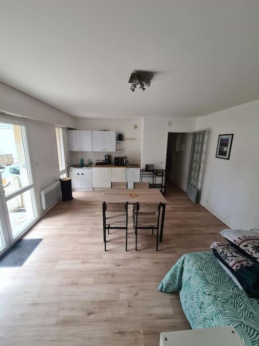 50M De La Plage: Studio Au Coeur Du Centre ! Apartment Сен-Каст-льо-Гилдо Екстериор снимка
